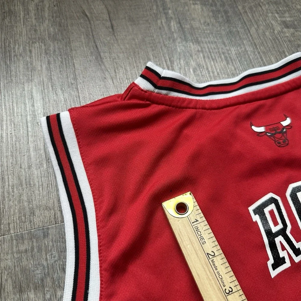 adidas Chicago Bulls Derrick Rose #1 NBA Basketball Jersey Red Size youth Small‎